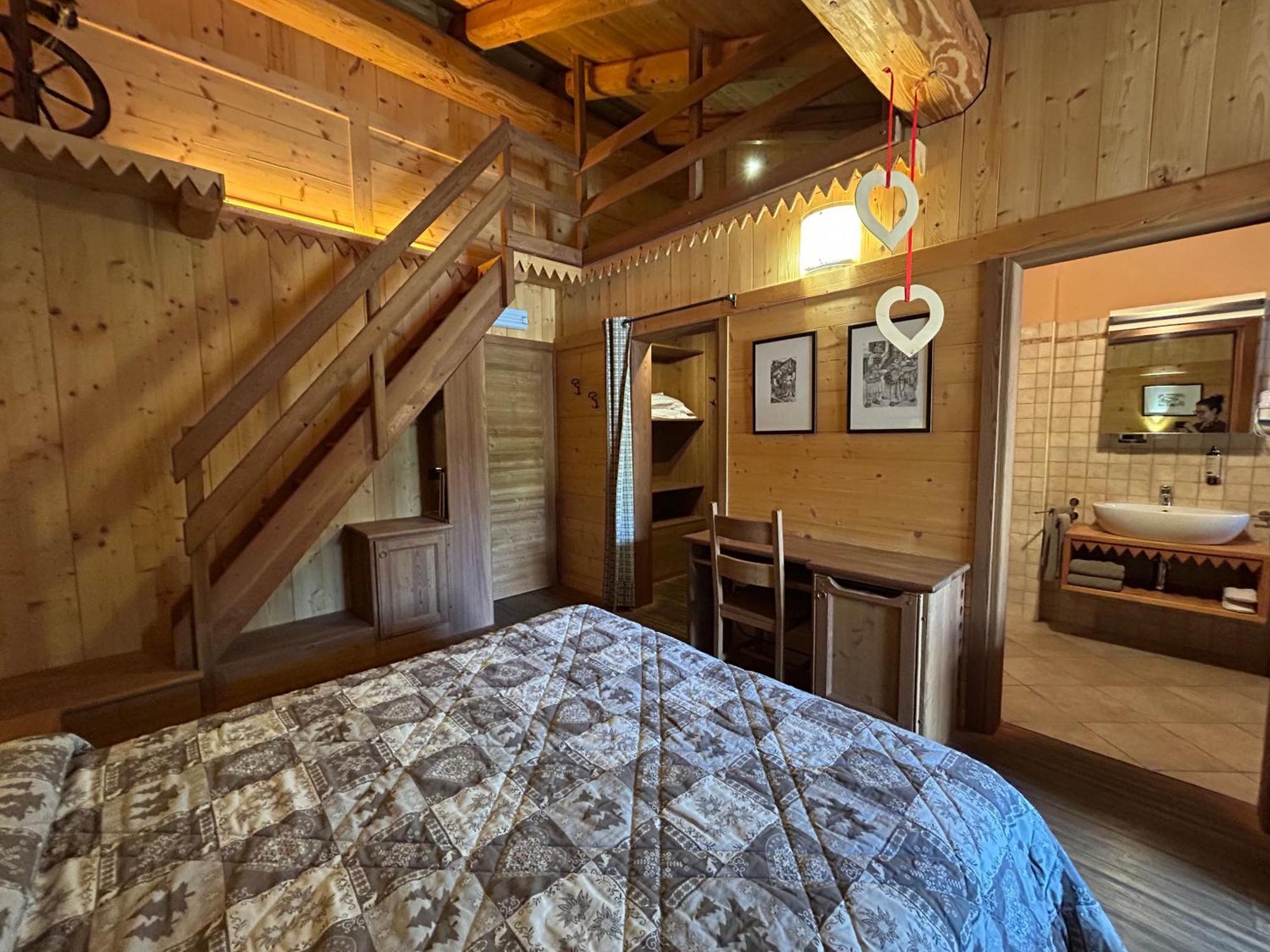 Large Double or Twin Room